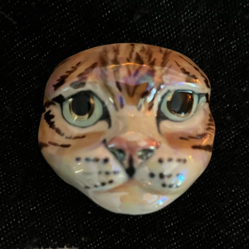 KM (Karen & Mark Kelleher- Maui, Hawaii) Cat Cuff (Hand Painted) Bracelet - Picture 5 of 8